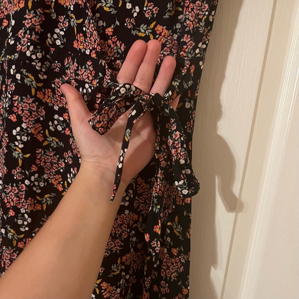 Loft floral wrap dress - Picture 3 of 4